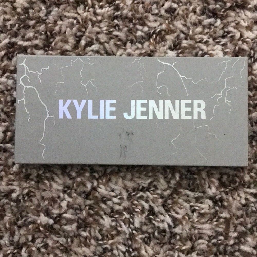 Kylie storm palette ⚡️